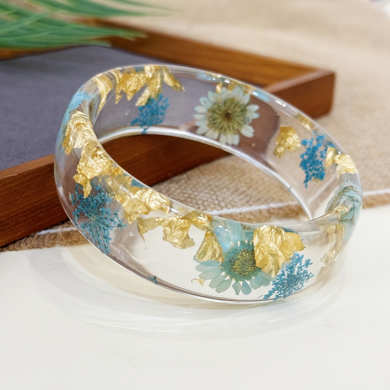Women's Vintage Bohemian Style Dried Flower Resin Bracelet